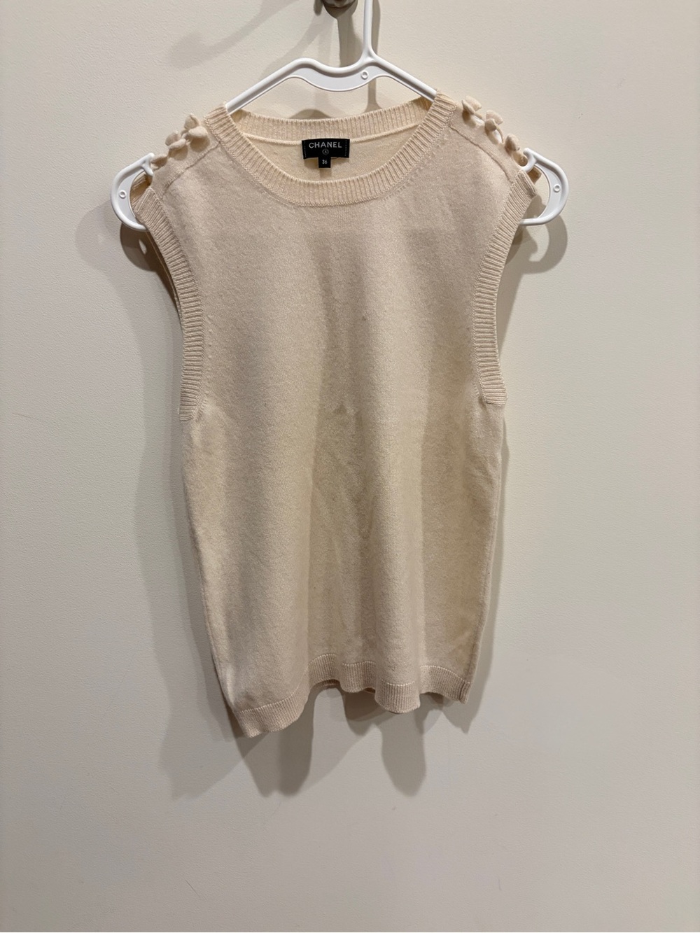 Vintage CHANEL Cream Cashmere-Blend Sleeveless Knit Top